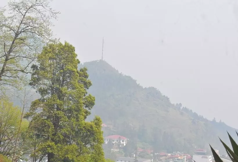 هتل Sunlit Homestay Sapa