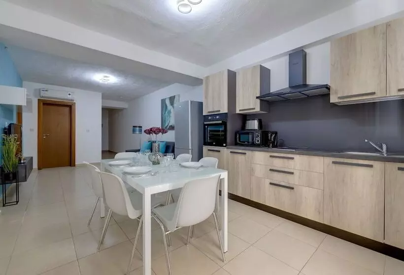 Sliema Tigne Suites
