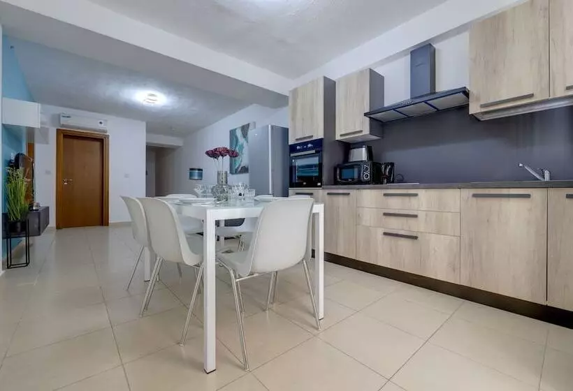 Sliema Tigne Suites