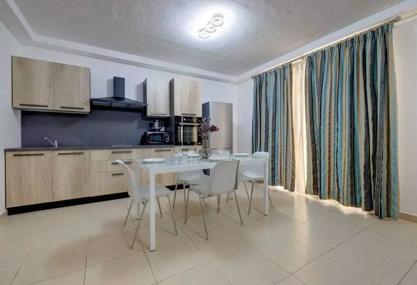 Sliema Tigne Suites