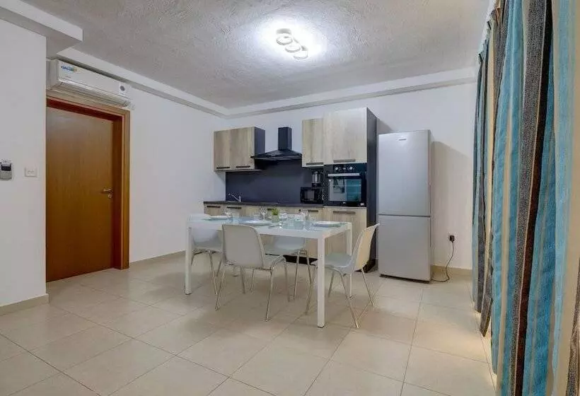 Sliema Tigne Suites