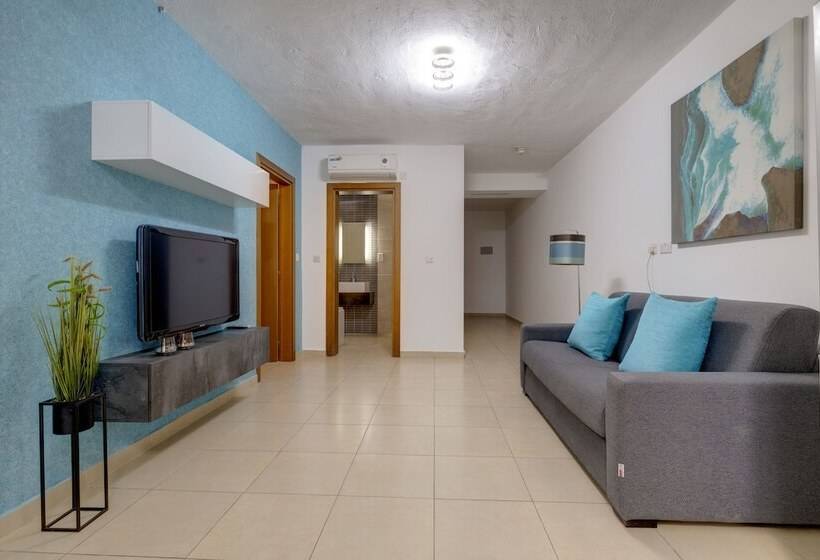Sliema Tigne Suites