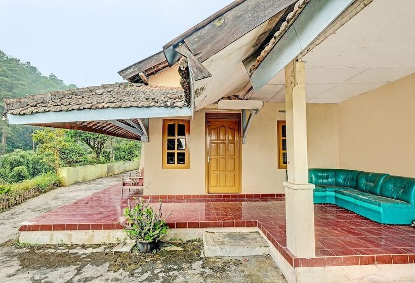 Spot On 92414 Hotel Pereng Sari