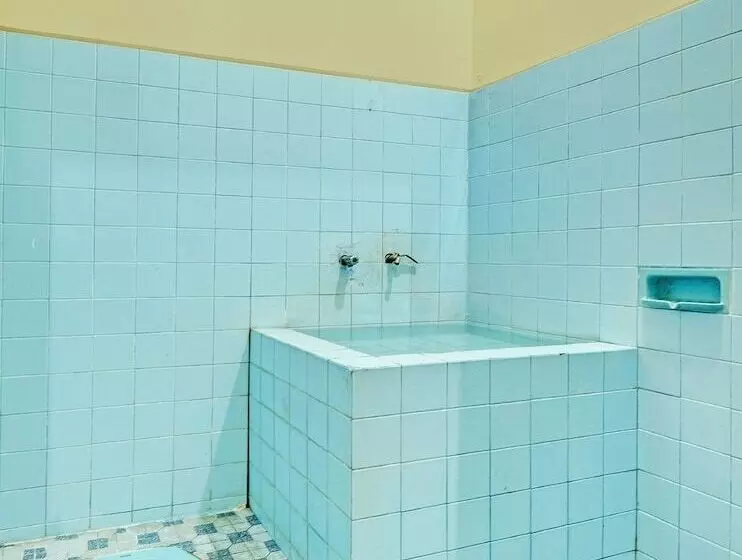 Spot On 92414 Hotel Pereng Sari