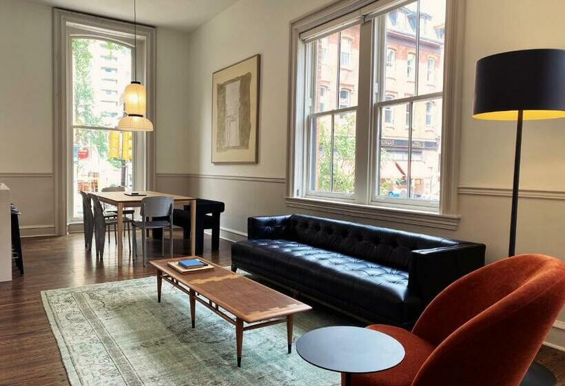 Stay Rafa At 2000 Spruce