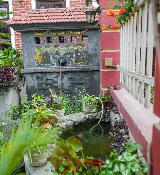 تختخواب و صبحانه Kaji Chen