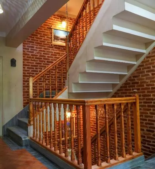 تختخواب و صبحانه Kaji Chen