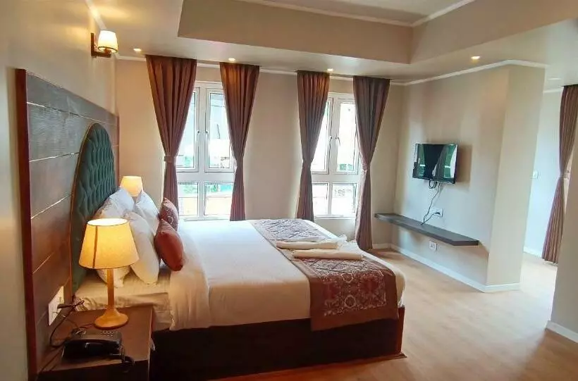 ホテル Cliffton Royals