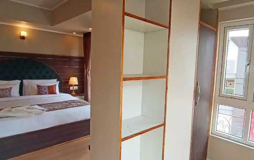 ホテル Cliffton Royals