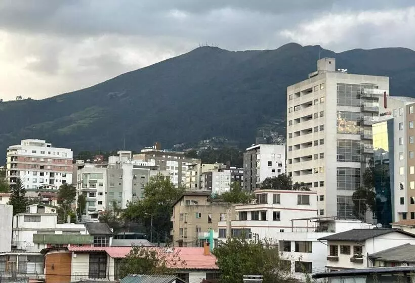 ペンション Iñaquito Gold