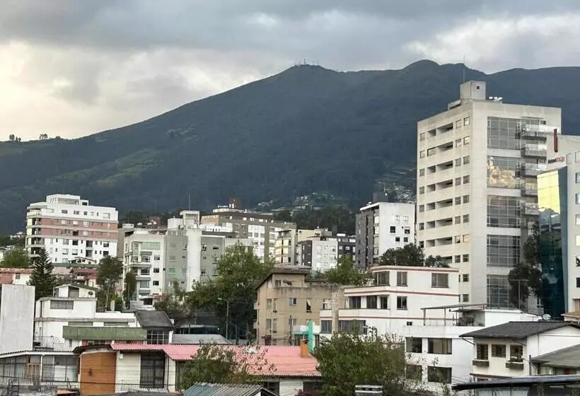 ペンション Iñaquito Gold