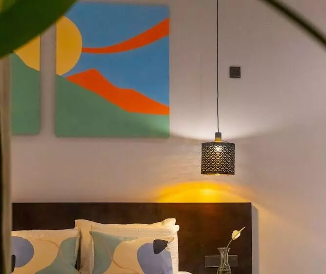 Majatalo Namara Green Ella