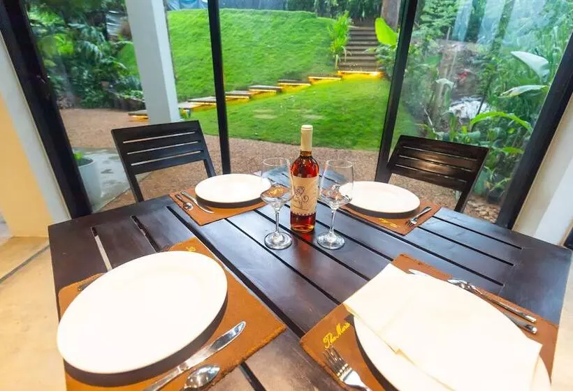 Majatalo Namara Green Ella