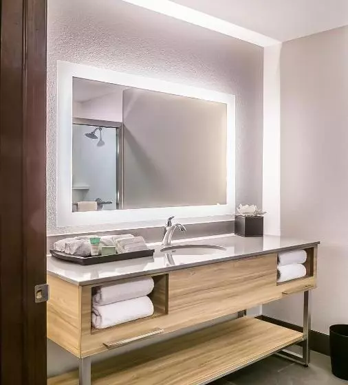 Winds Hotel At Crosswinds Casino