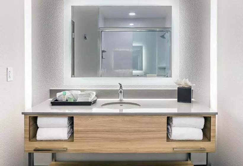 Winds Hotel At Crosswinds Casino