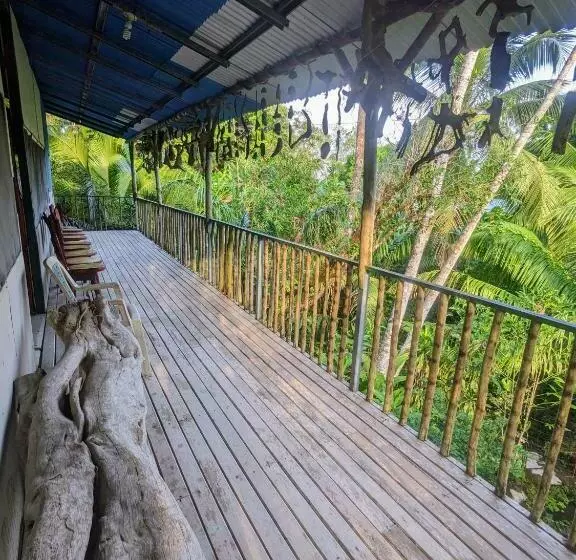 ユースホステル Ecobosque El Mar