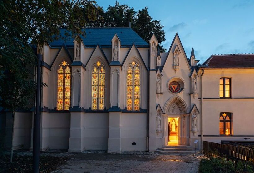 هتل Domaine Reine Margot Paris   Issy Mgallery Collection