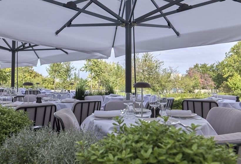 هتل Domaine Reine Margot Paris   Issy Mgallery Collection