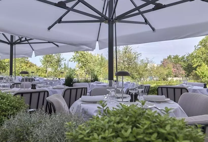 ホテル Domaine Reine Margot Paris   Issy Mgallery Collection