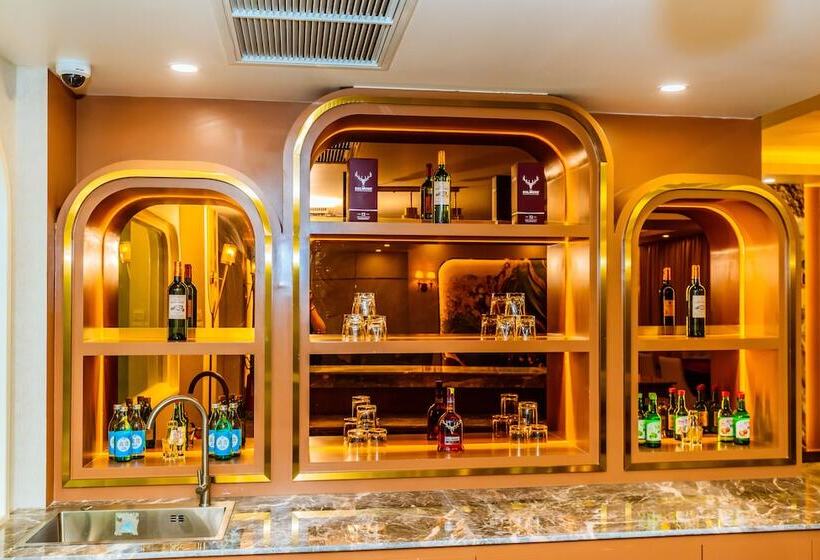 فندق Dynasty Casino