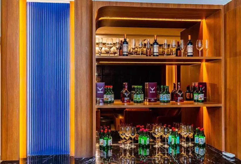 Hotelli Dynasty Casino