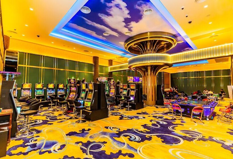 فندق Dynasty Casino