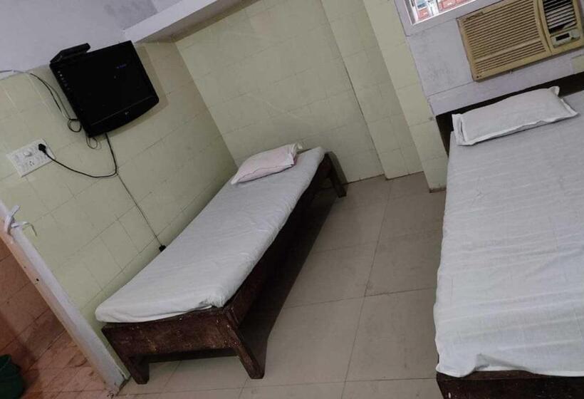 酒店 Swaraj Guest House