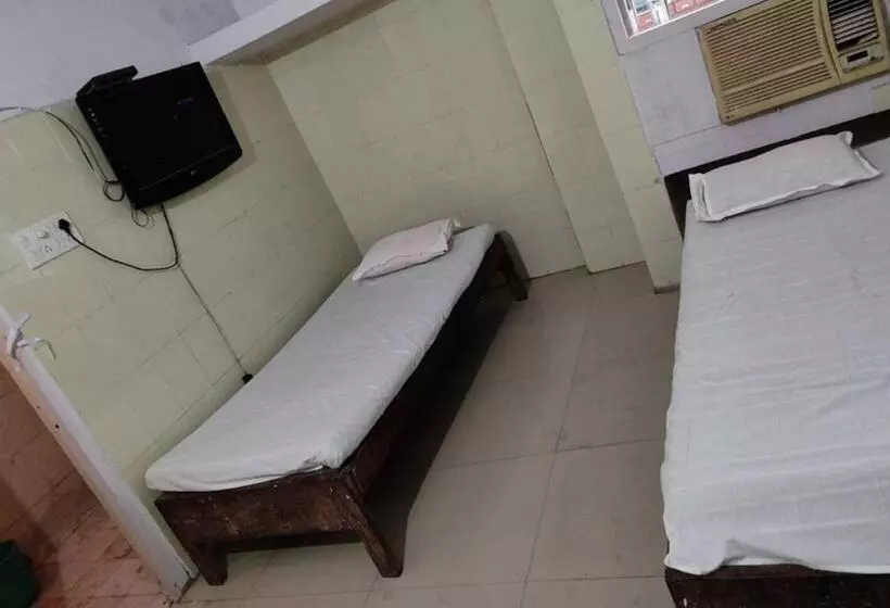ホテル Swaraj Guest House