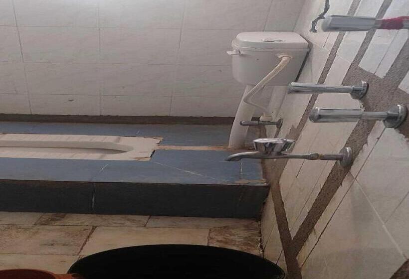 酒店 Swaraj Guest House