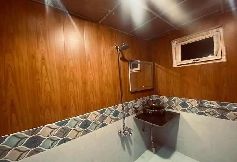 پانسیون Biafo Resort