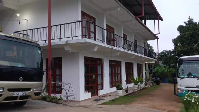 ペンション Ella Gama Village Guest House