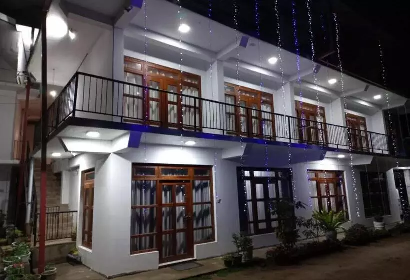 ペンション Ella Gama Village Guest House