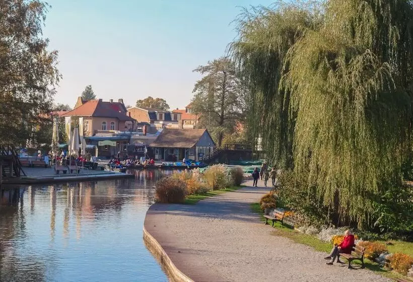 Spree. Hotel Am Hafen