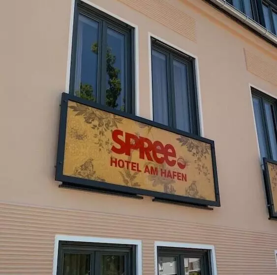 Spree. Hotel Am Hafen