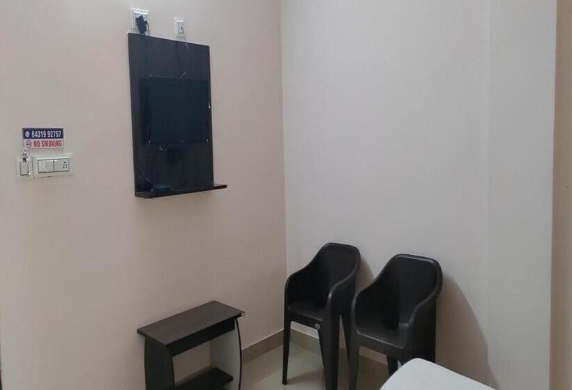 Hotel Staymaker Anjaneya Comforts