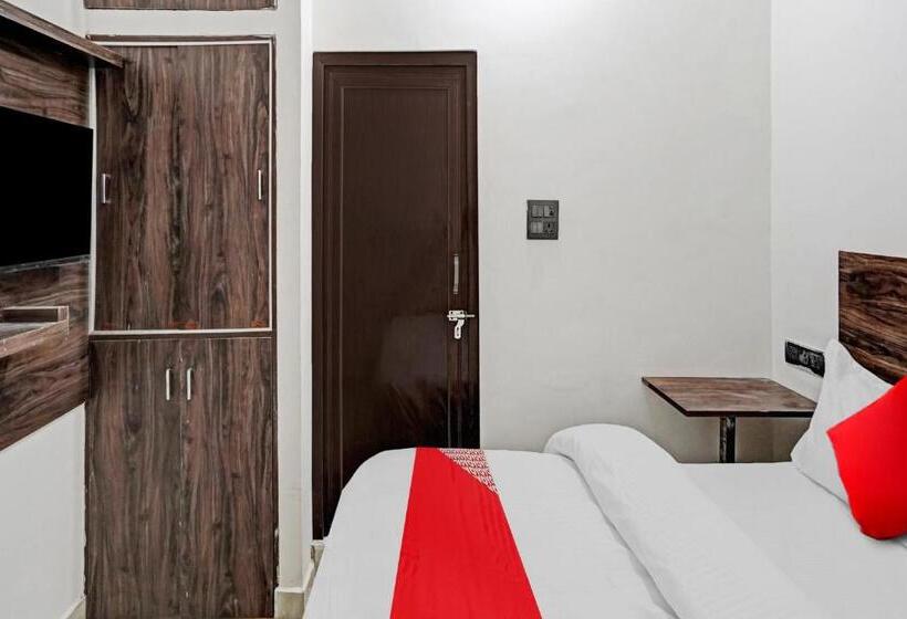 בית מלון כפרי Oyo Flagship 81011 Palacio Inn