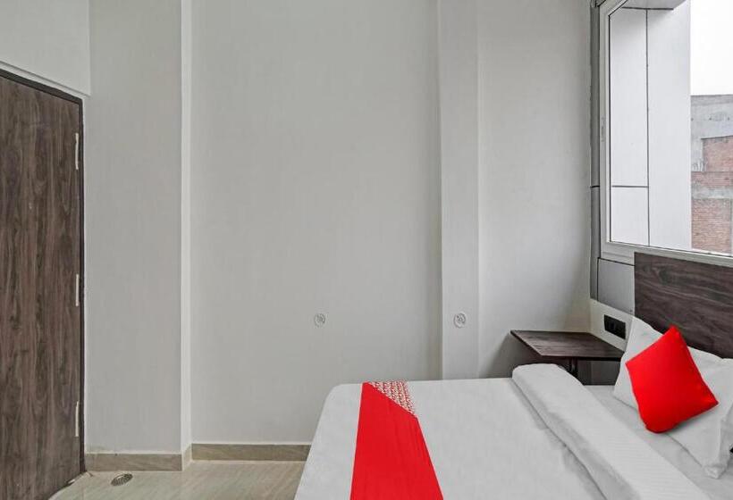 בית מלון כפרי Oyo Flagship 81011 Palacio Inn