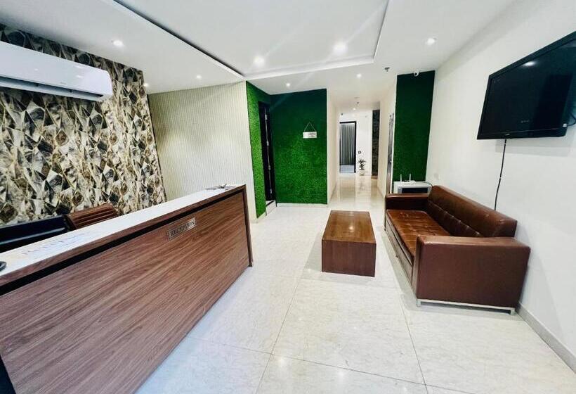 Hotel The Lycoris Near Bus Stand Zirakpur On Ambala Highway