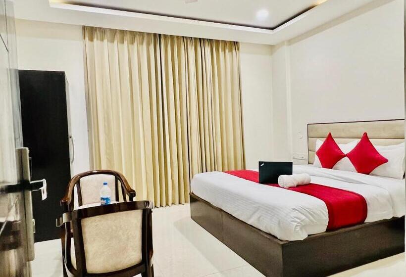 Hotel The Lycoris Near Bus Stand Zirakpur On Ambala Highway
