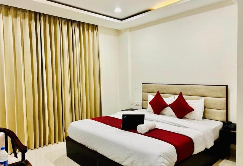Hotel The Lycoris Near Bus Stand Zirakpur On Ambala Highway