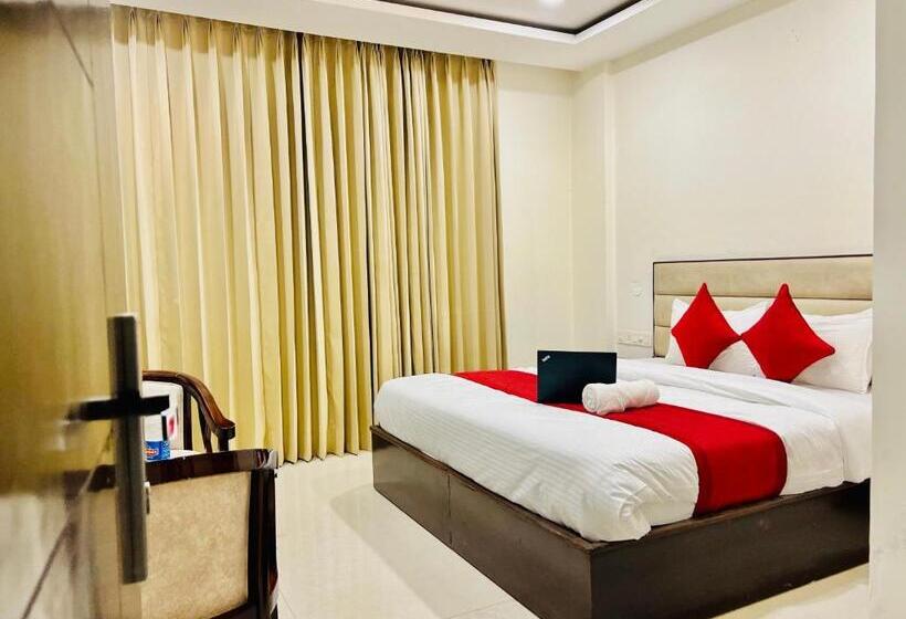 Hotel The Lycoris Near Bus Stand Zirakpur On Ambala Highway