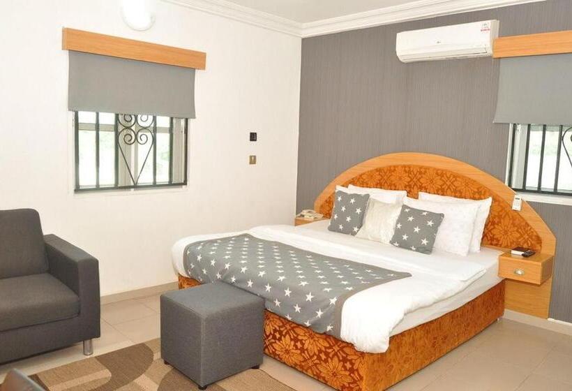 Ne Yo Hotel & Rv Lodges