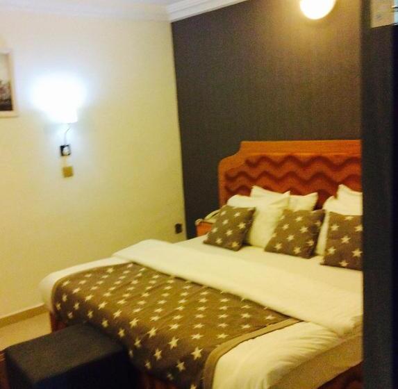 Ne Yo Hotel & Rv Lodges