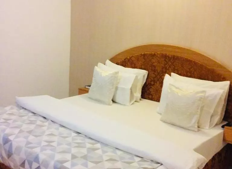 Ne Yo Hotel & Rv Lodges