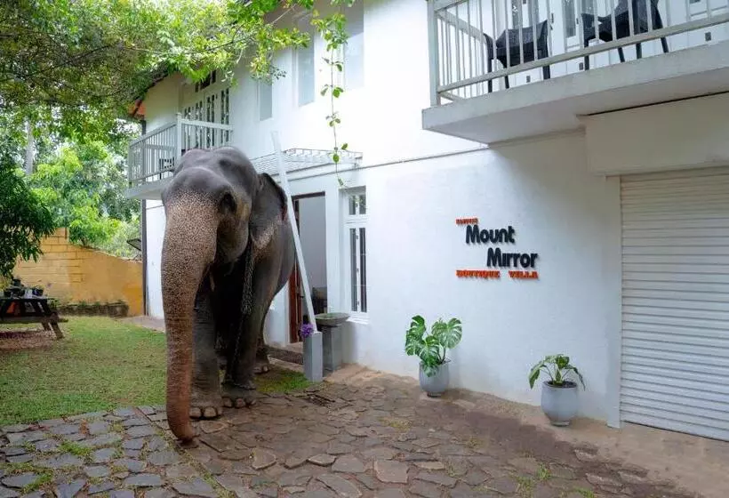 Majatalo Kandyan Mount Mirror Boutique Villa
