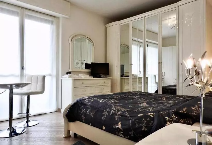 ペンション Sole Tra I Pini   Foresteria Lombarda