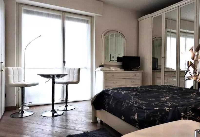 ペンション Sole Tra I Pini   Foresteria Lombarda