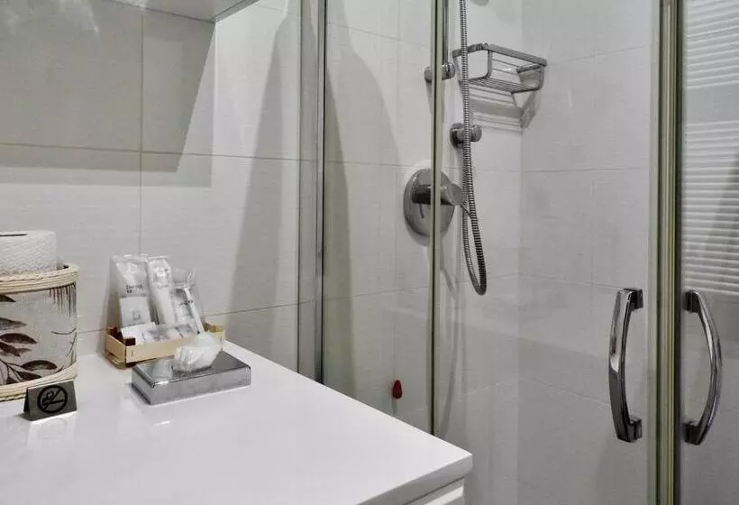 ペンション Sole Tra I Pini   Foresteria Lombarda