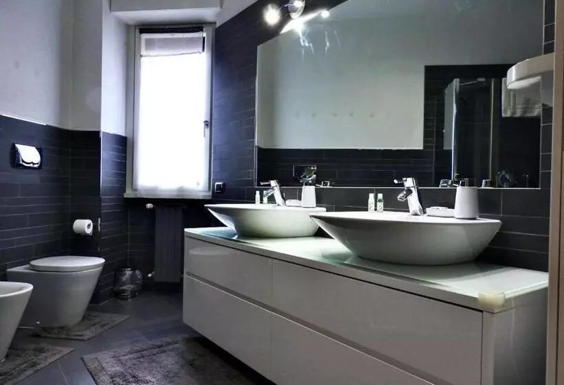 ペンション Sole Tra I Pini   Foresteria Lombarda