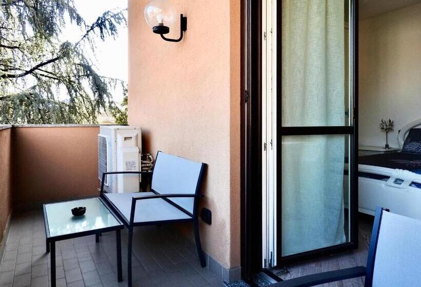 Пансион Sole Tra I Pini   Foresteria Lombarda